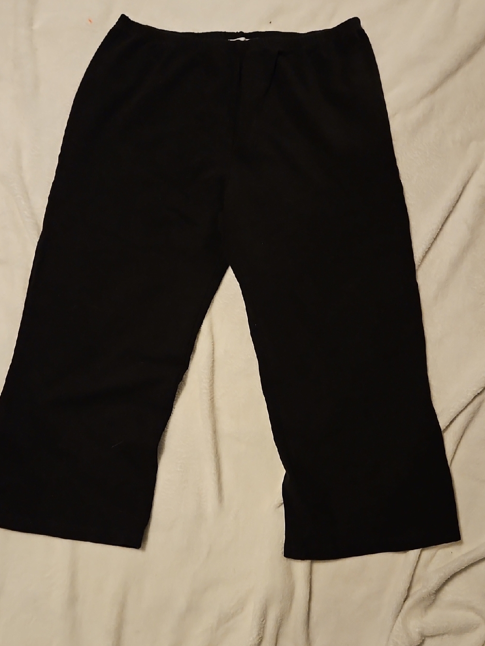 Van Heusen Black Women's Soft Textured Pedal Pushers   - Relaxed Fit